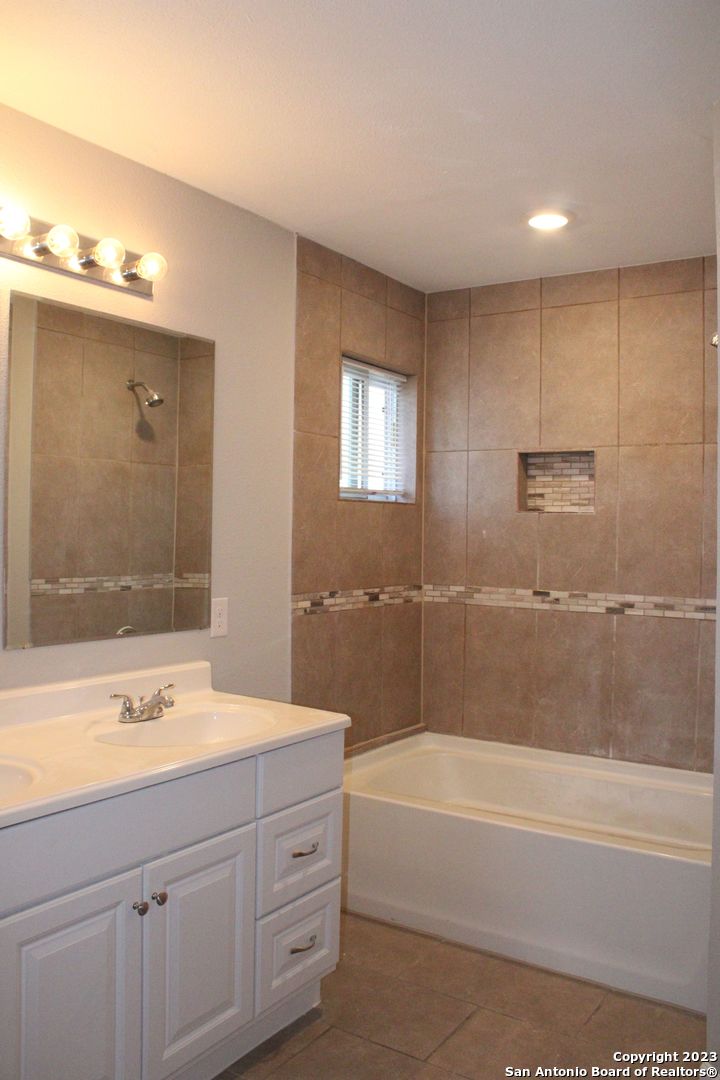 6571 Beech Trail Drive Converse TX 78109