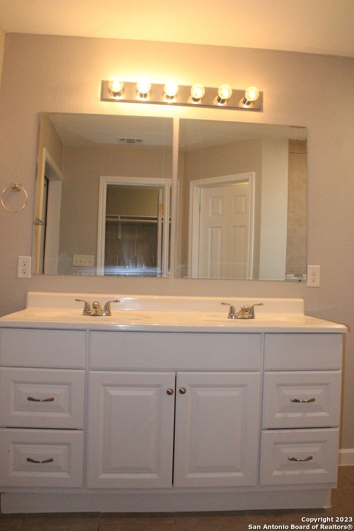 6571 Beech Trail Drive Converse TX 78109