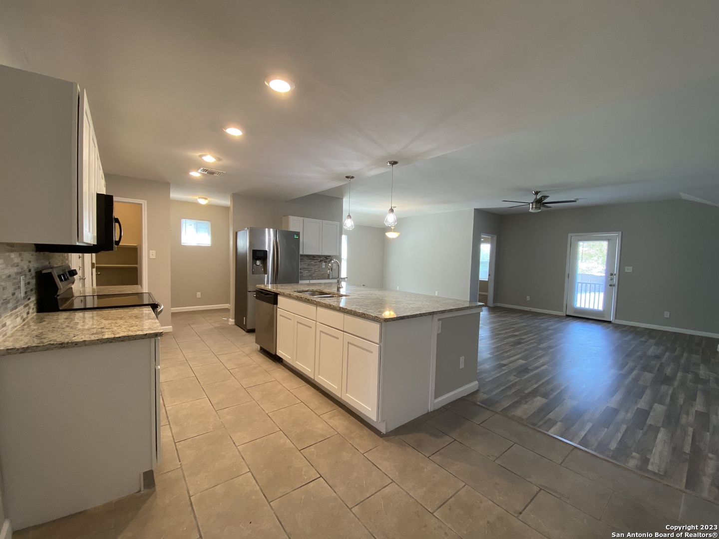 6571 Beech Trail Drive Converse TX 78109