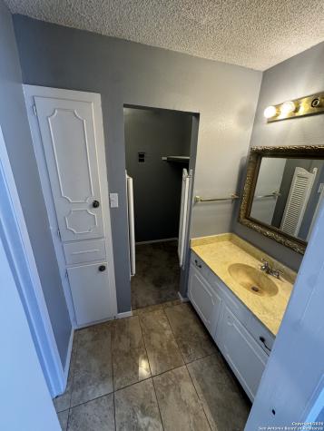 5019 Concord Ridge San Antonio TX 78228