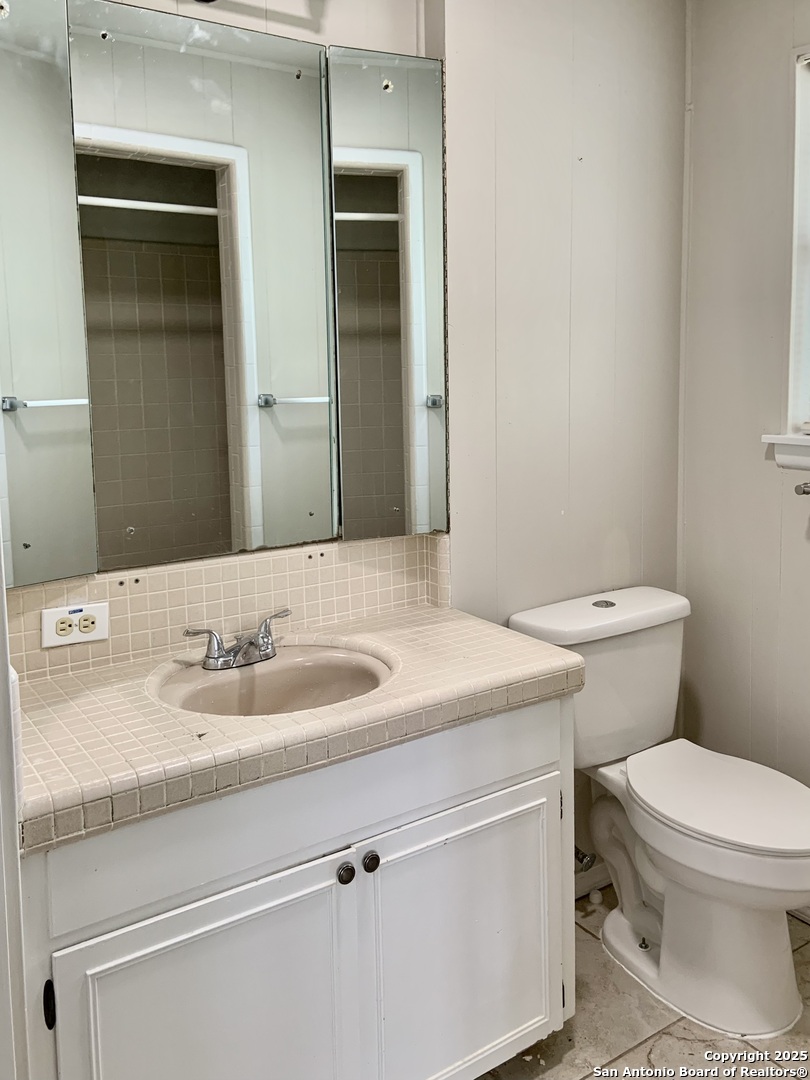 5711 Gillis San Antonio TX 78240