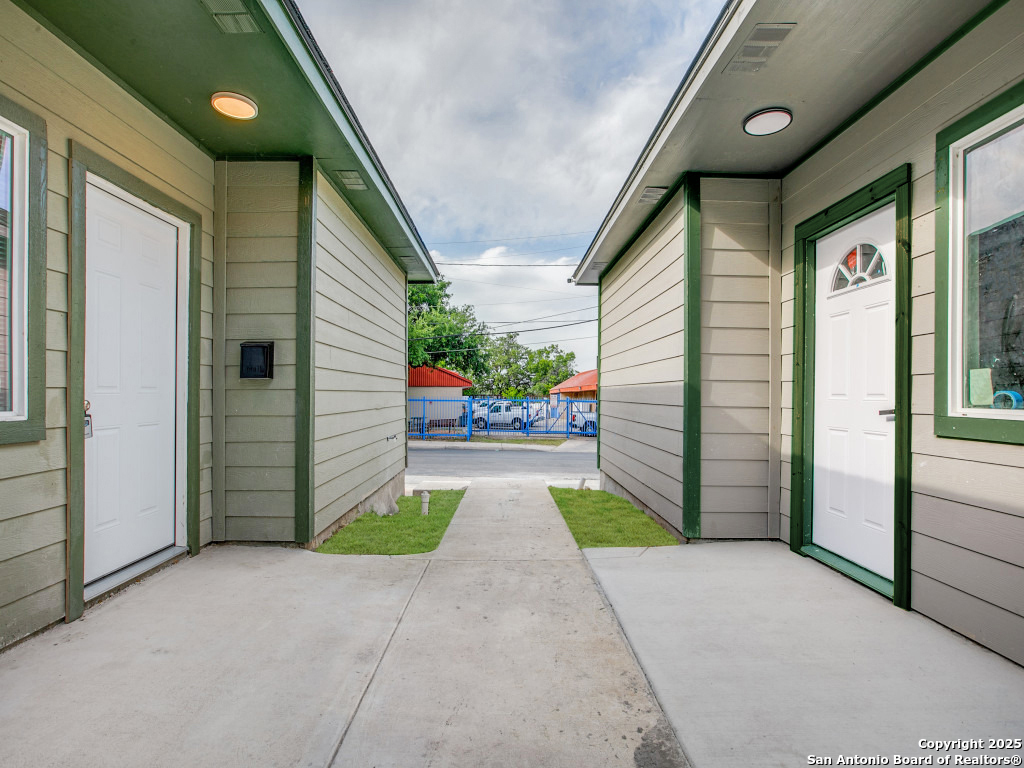 2910 S Laredo San Antonio TX 78207
