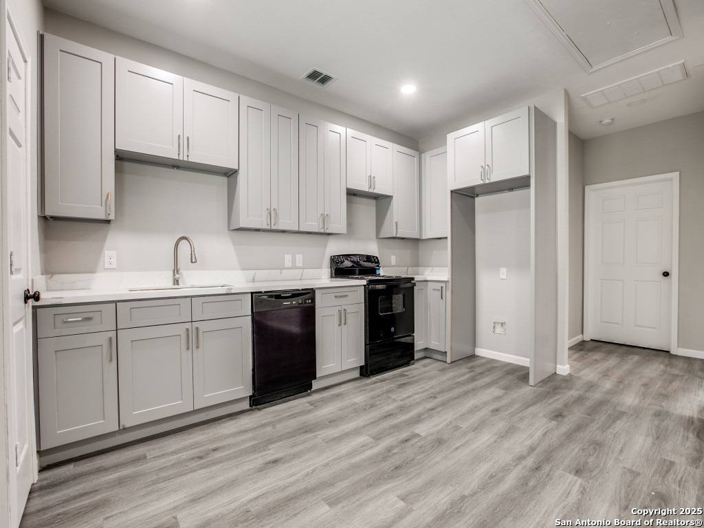 2910 S Laredo San Antonio TX 78207
