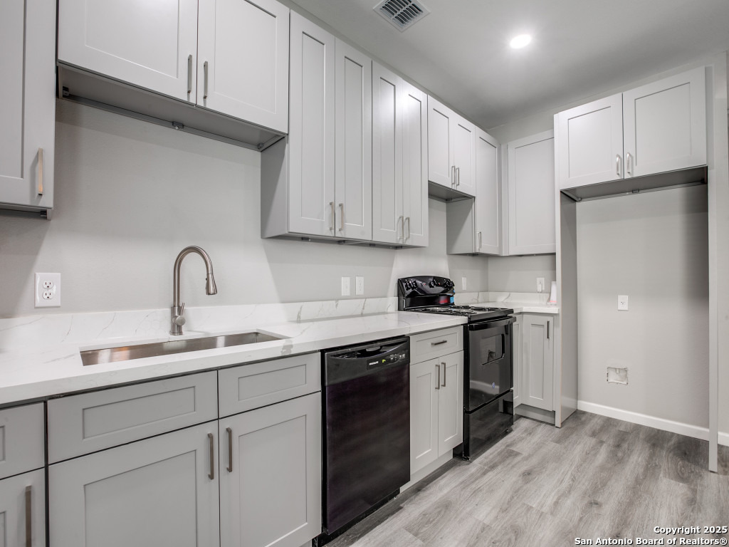 2910 S Laredo San Antonio TX 78207