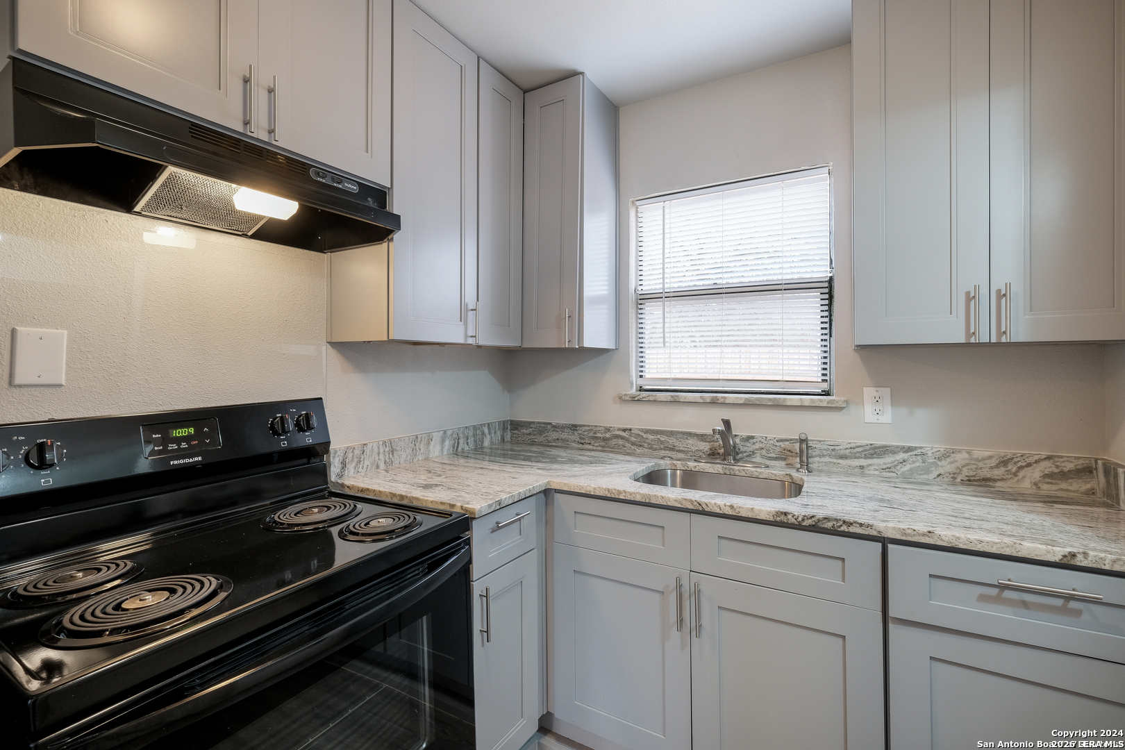 325 S Hackberry Street San Antonio TX 78203