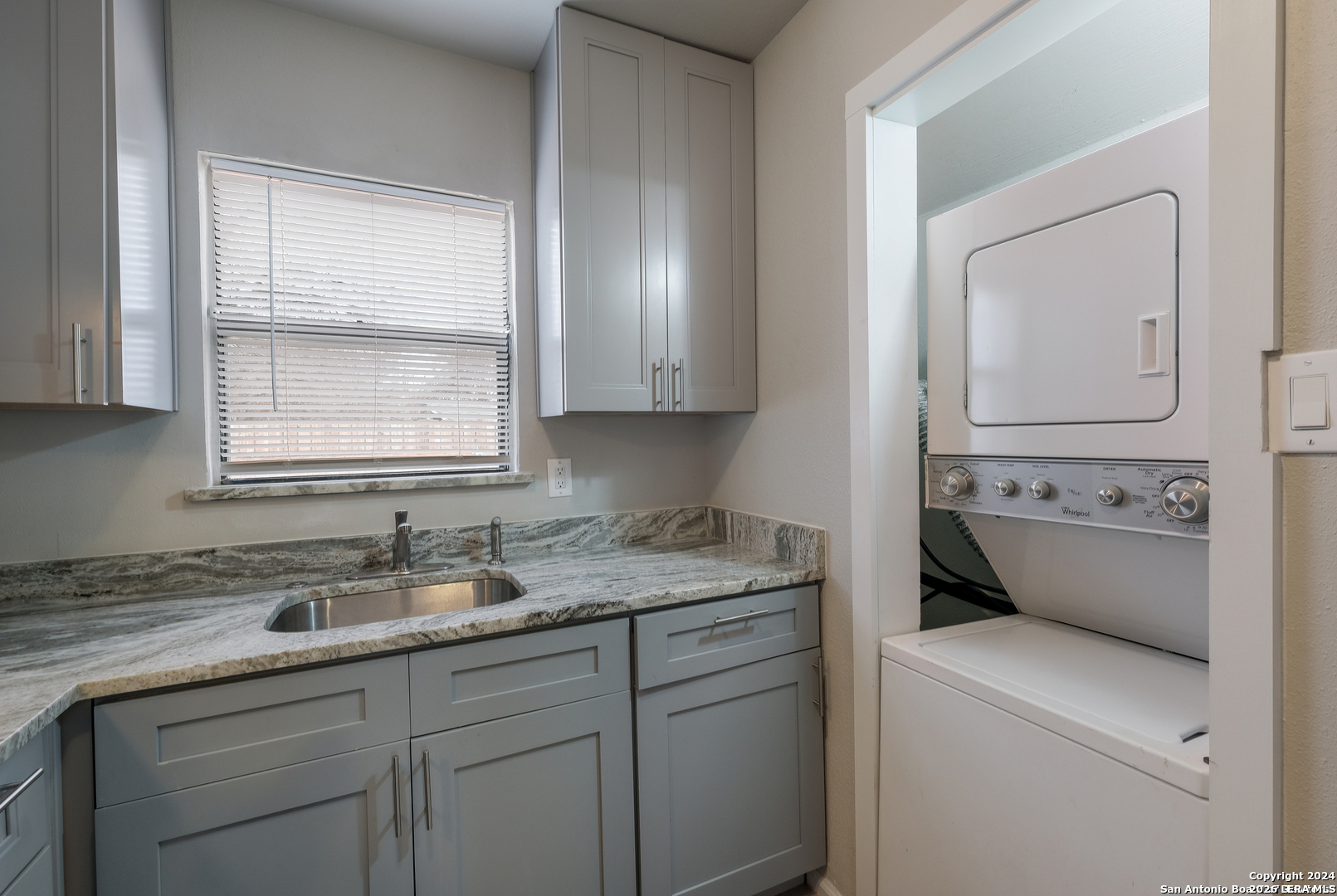 325 S Hackberry Street San Antonio TX 78203