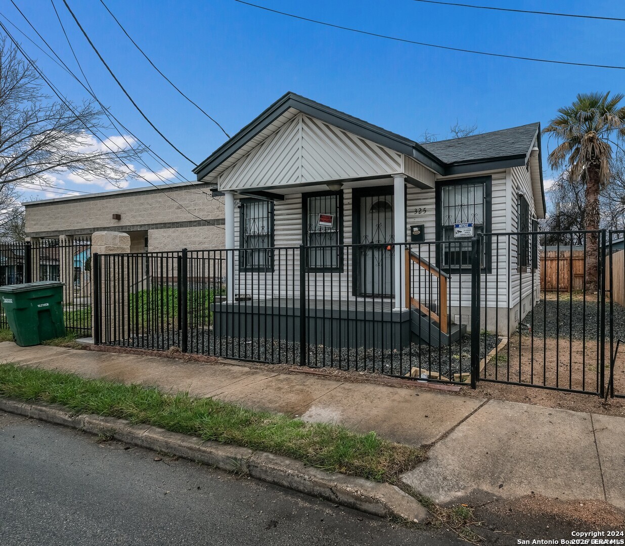 325 S Hackberry Street San Antonio TX 78203