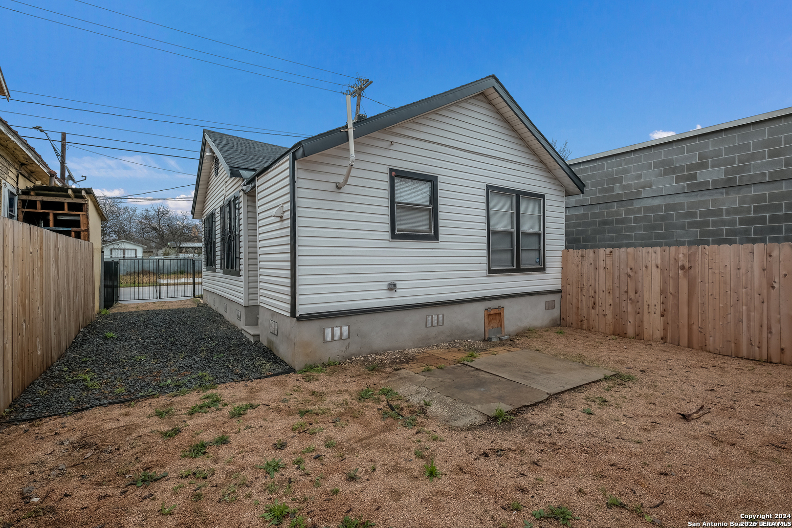 325 S Hackberry Street San Antonio TX 78203