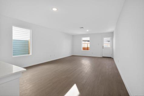 6734 Pumice Place Elmendorf TX 78223