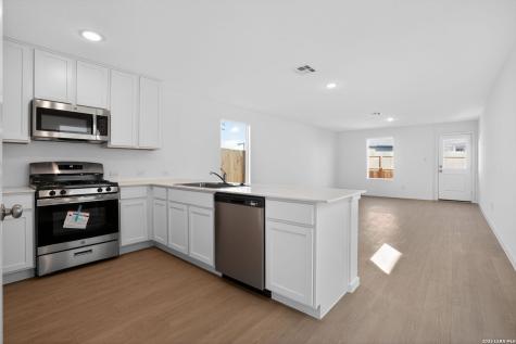 6734 Pumice Place Elmendorf TX 78223