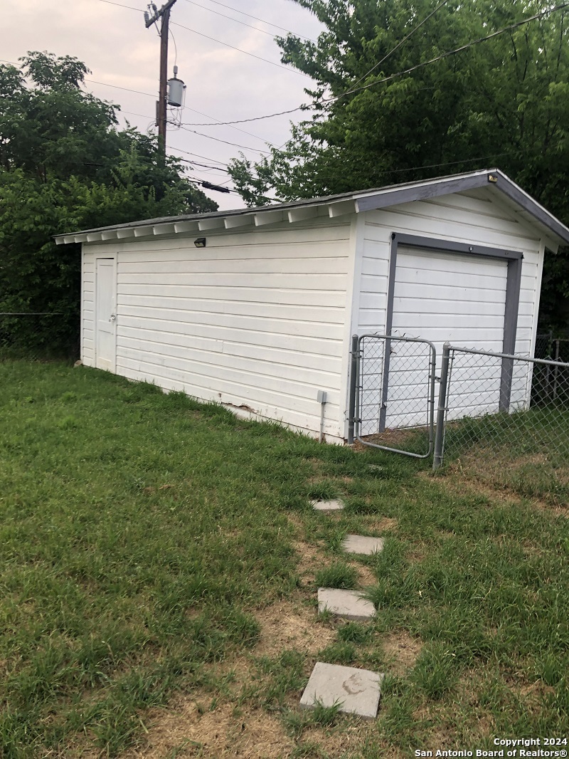 215 Edna Avenue San Antonio TX 78220