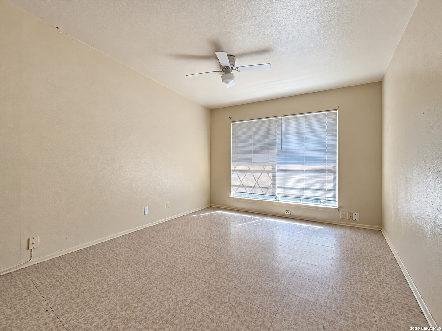 5858 Midcrown Drive San Antonio TX 78218