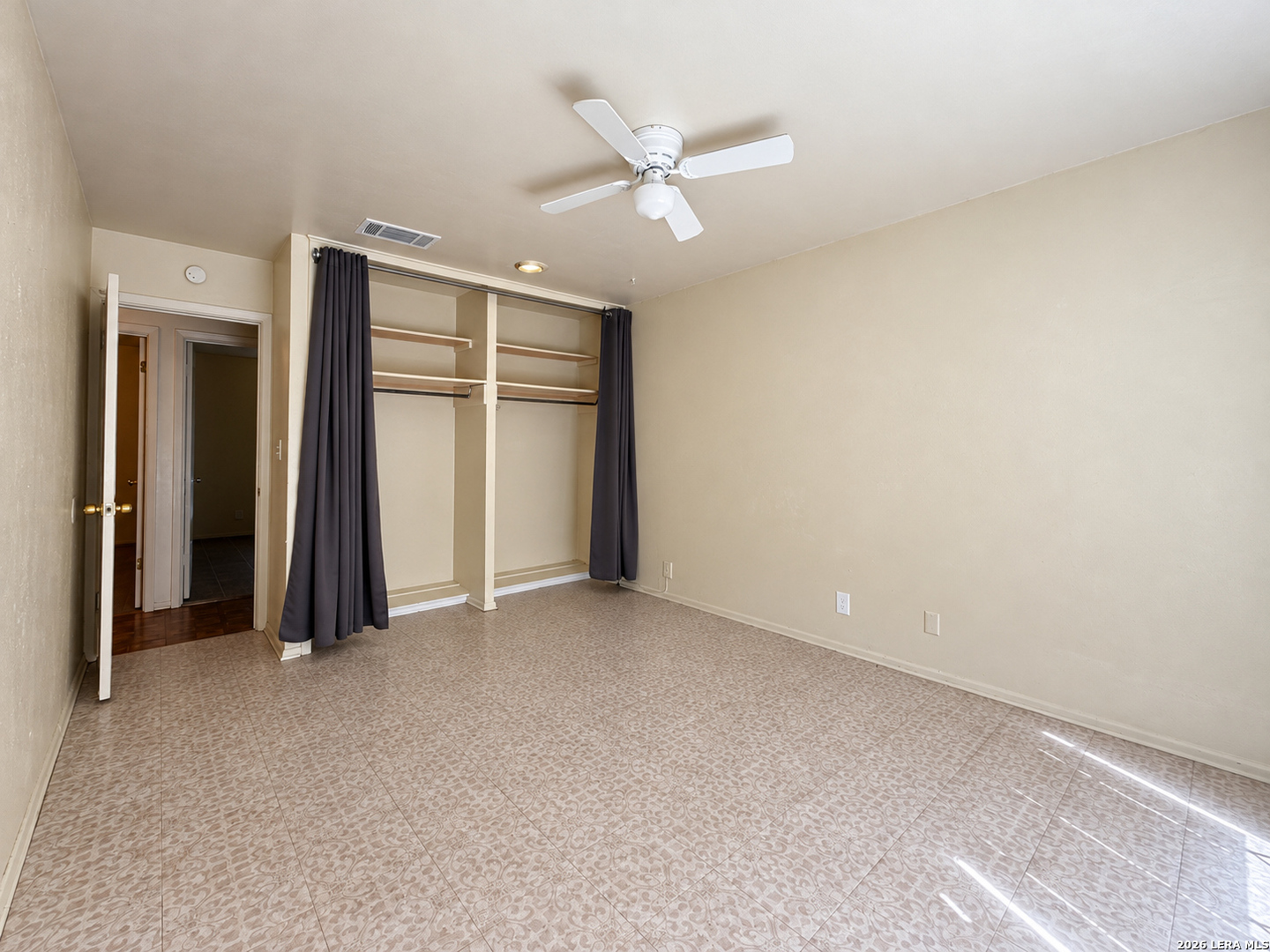 5858 Midcrown Drive San Antonio TX 78218
