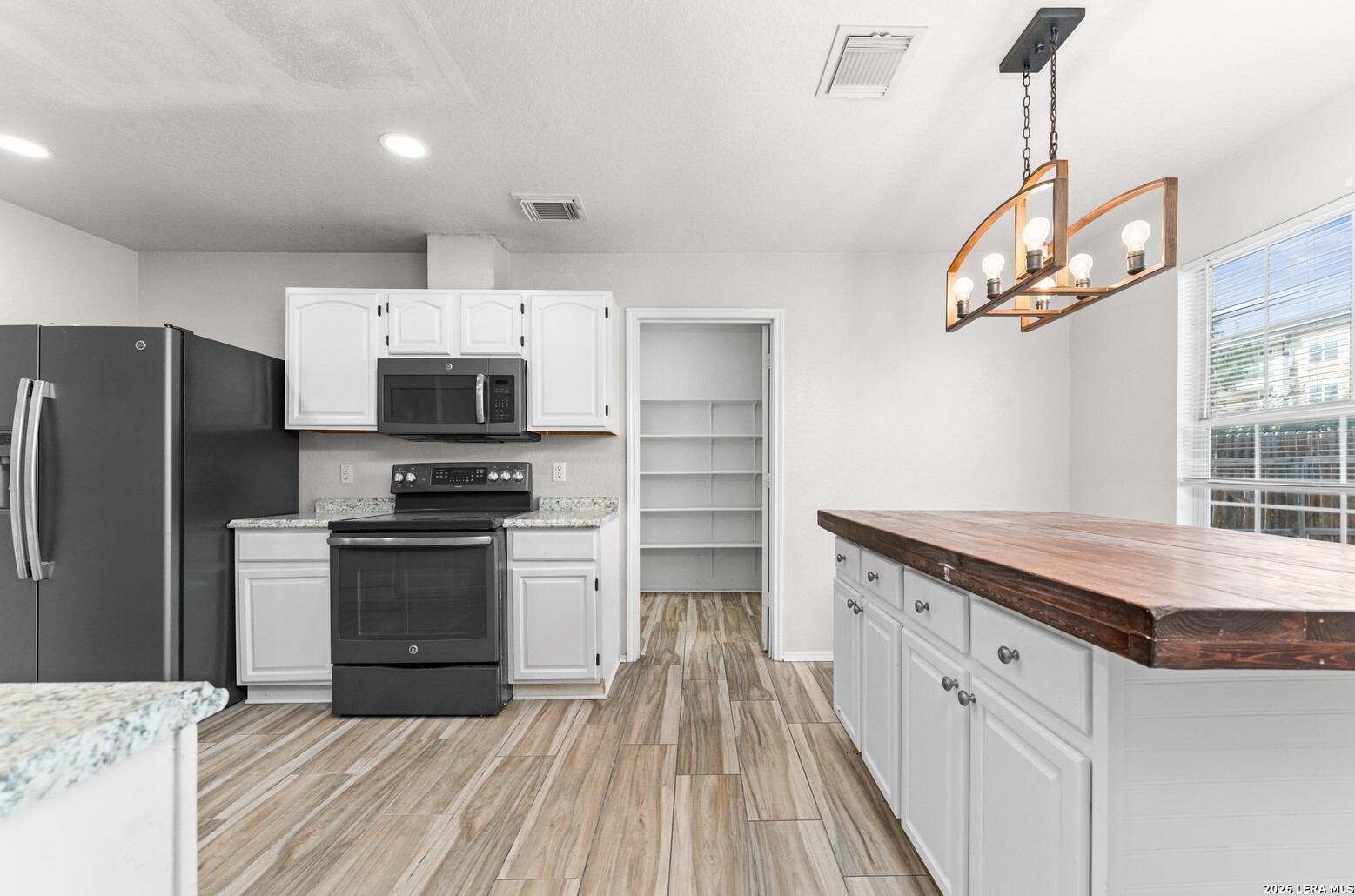 5502 Burton Farm San Antonio TX 78244