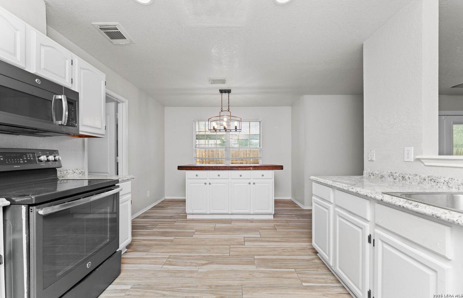 5502 Burton Farm San Antonio TX 78244
