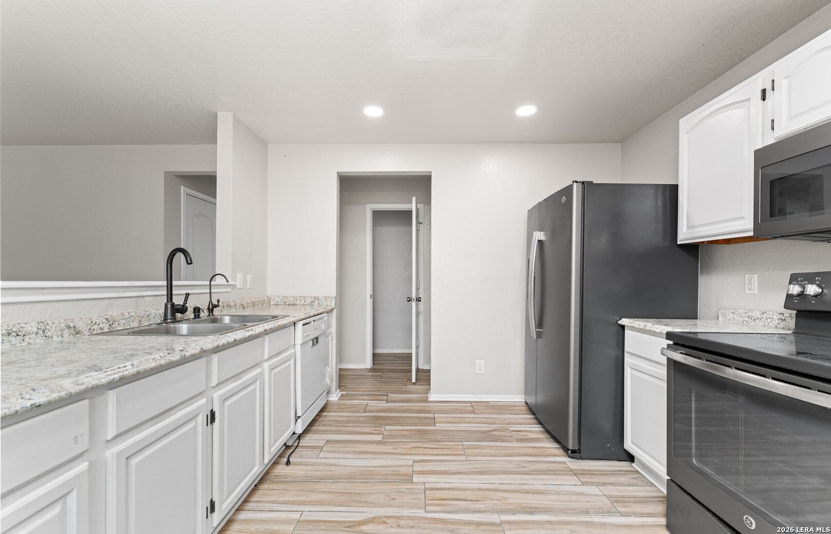 5502 Burton Farm San Antonio TX 78244