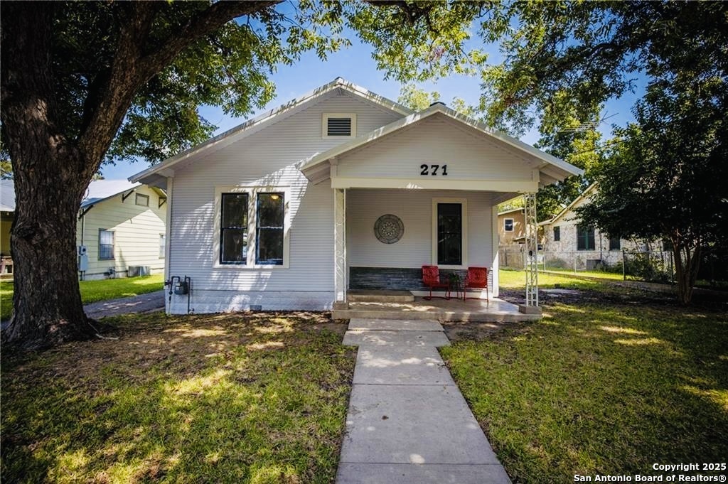 271 S Willow Avenue New Braunfels TX 78130