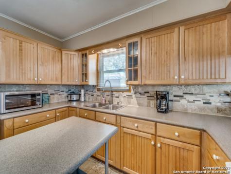 1660 Mciver Canyon Lake TX 78133