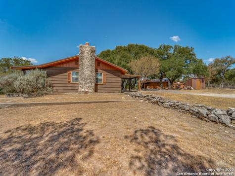 1660 Mciver Canyon Lake TX 78133