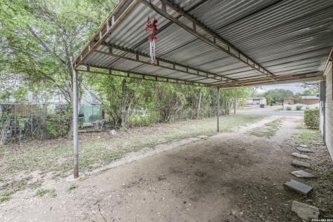 1608 Avenue J Hondo TX 78861