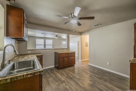 1608 Avenue J Hondo TX 78861