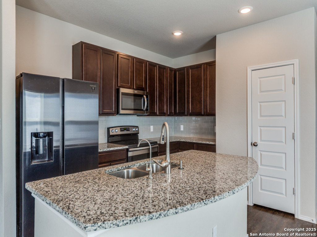 320 Saddle Leaf Cibolo TX 78108