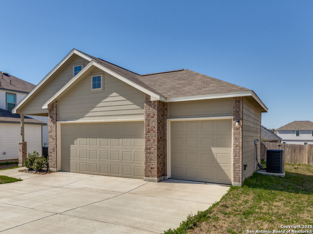 320 Saddle Leaf Cibolo TX 78108