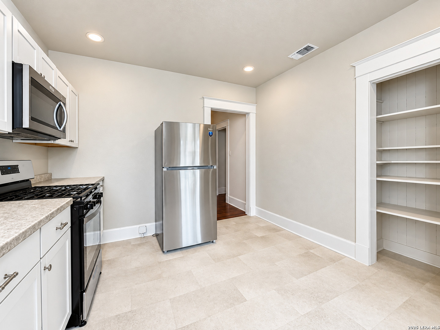 518 W French Place San Antonio TX 78212