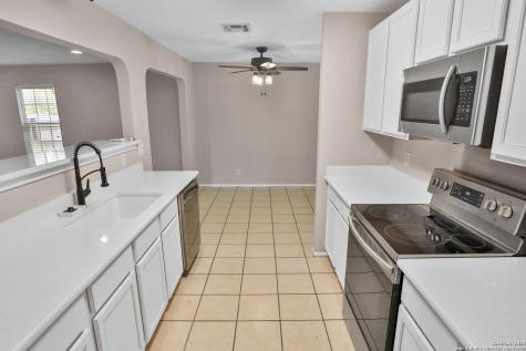 1703 Desert Willow San Antonio TX 78227