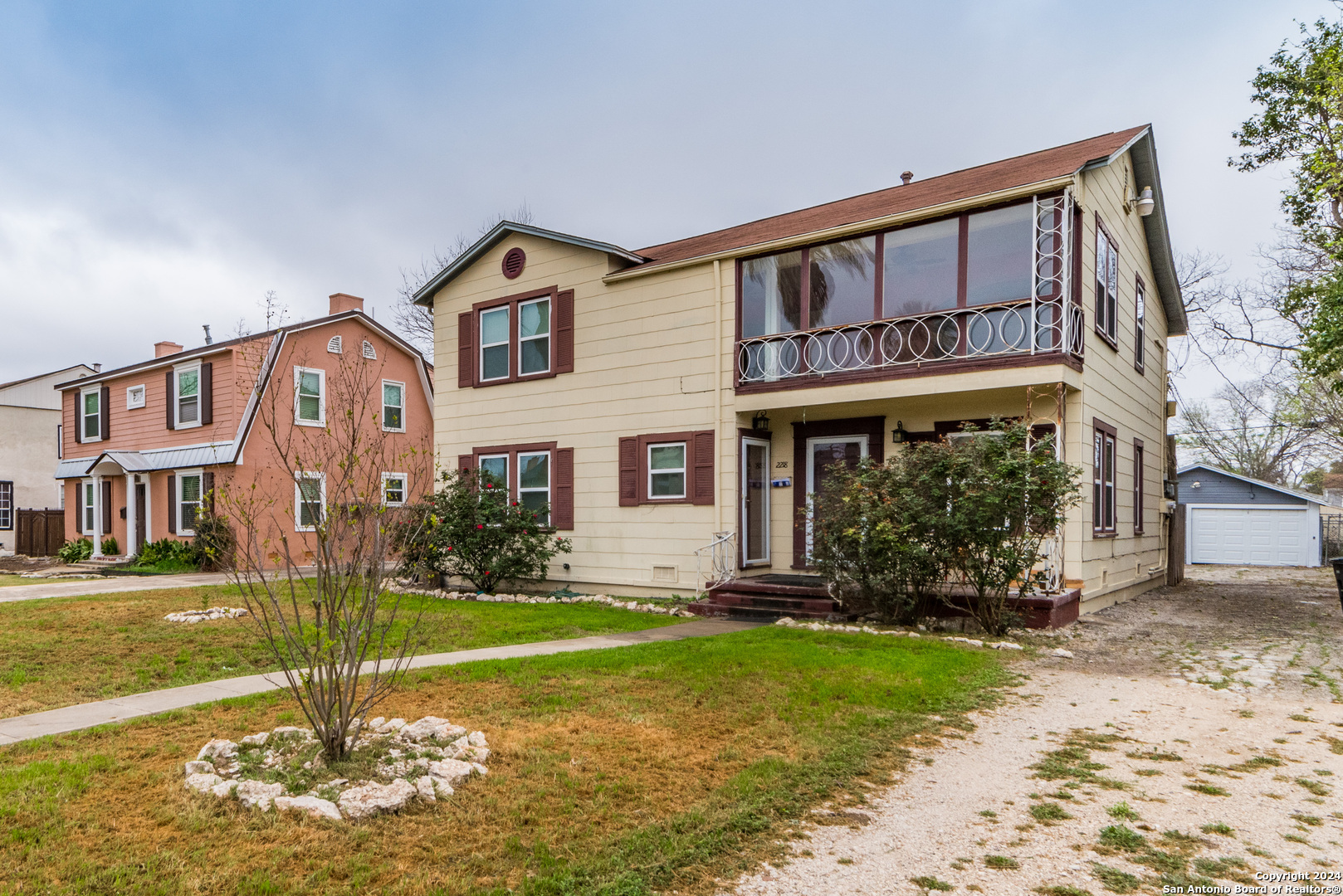 2218 W Mistletoe Avenue San Antonio TX 78201