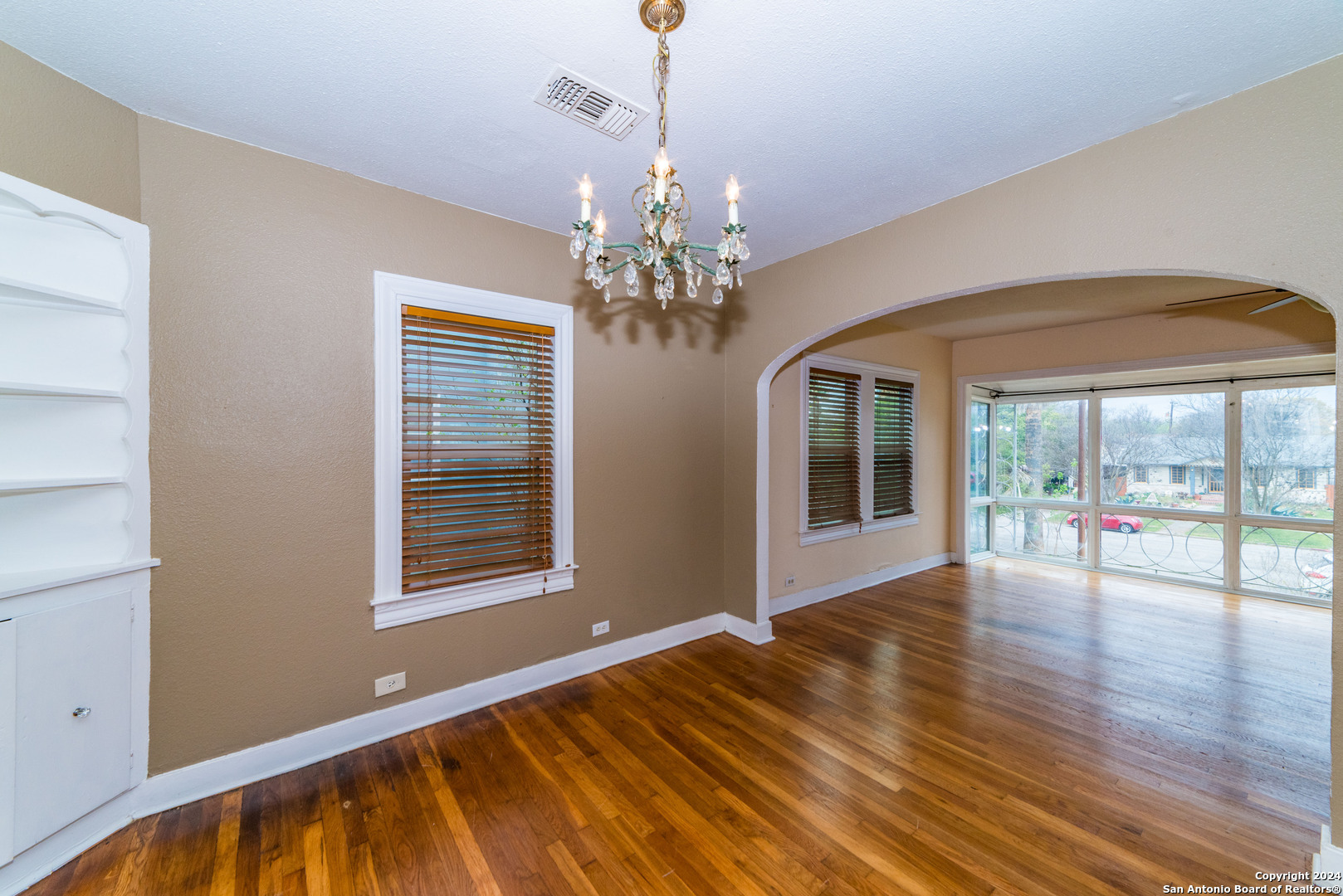 2218 W Mistletoe Avenue San Antonio TX 78201
