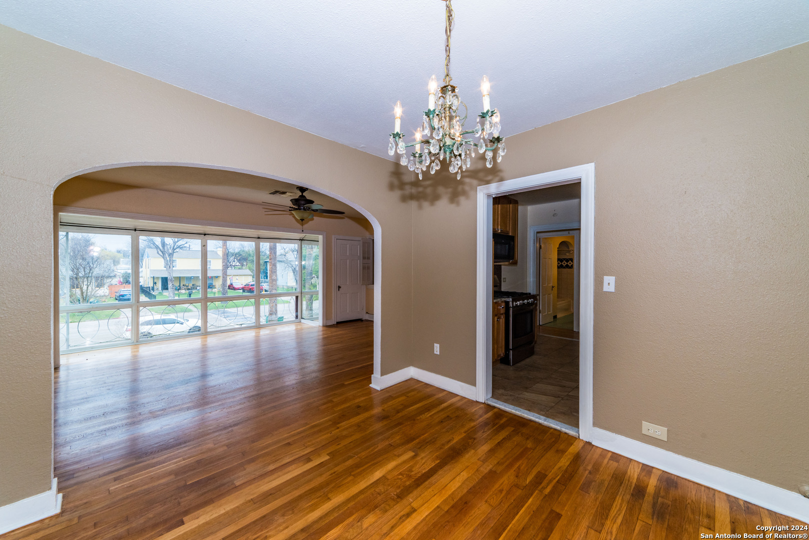 2218 W Mistletoe Avenue San Antonio TX 78201
