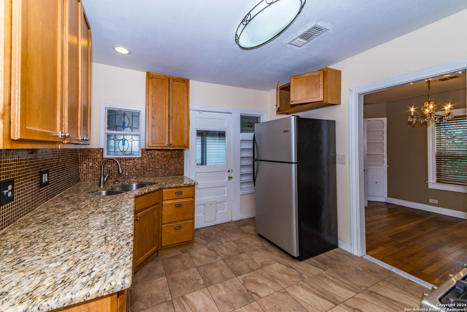 2218 W Mistletoe Avenue San Antonio TX 78201