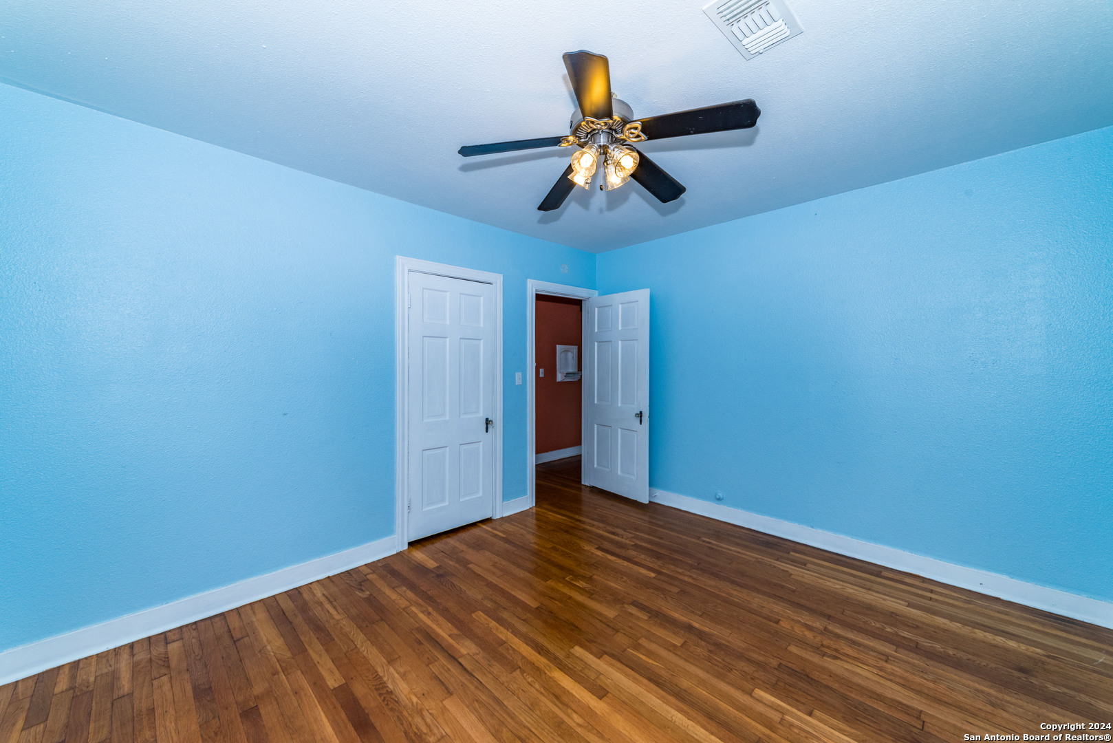 2218 W Mistletoe Avenue San Antonio TX 78201