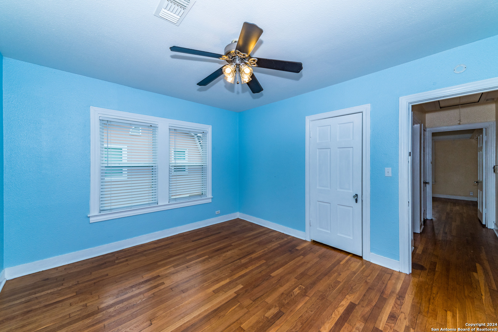 2218 W Mistletoe Avenue San Antonio TX 78201
