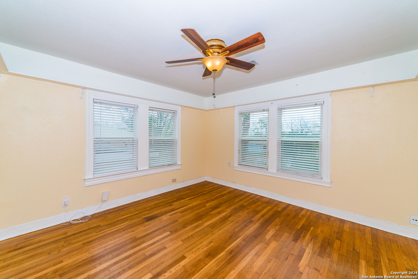 2218 W Mistletoe Avenue San Antonio TX 78201