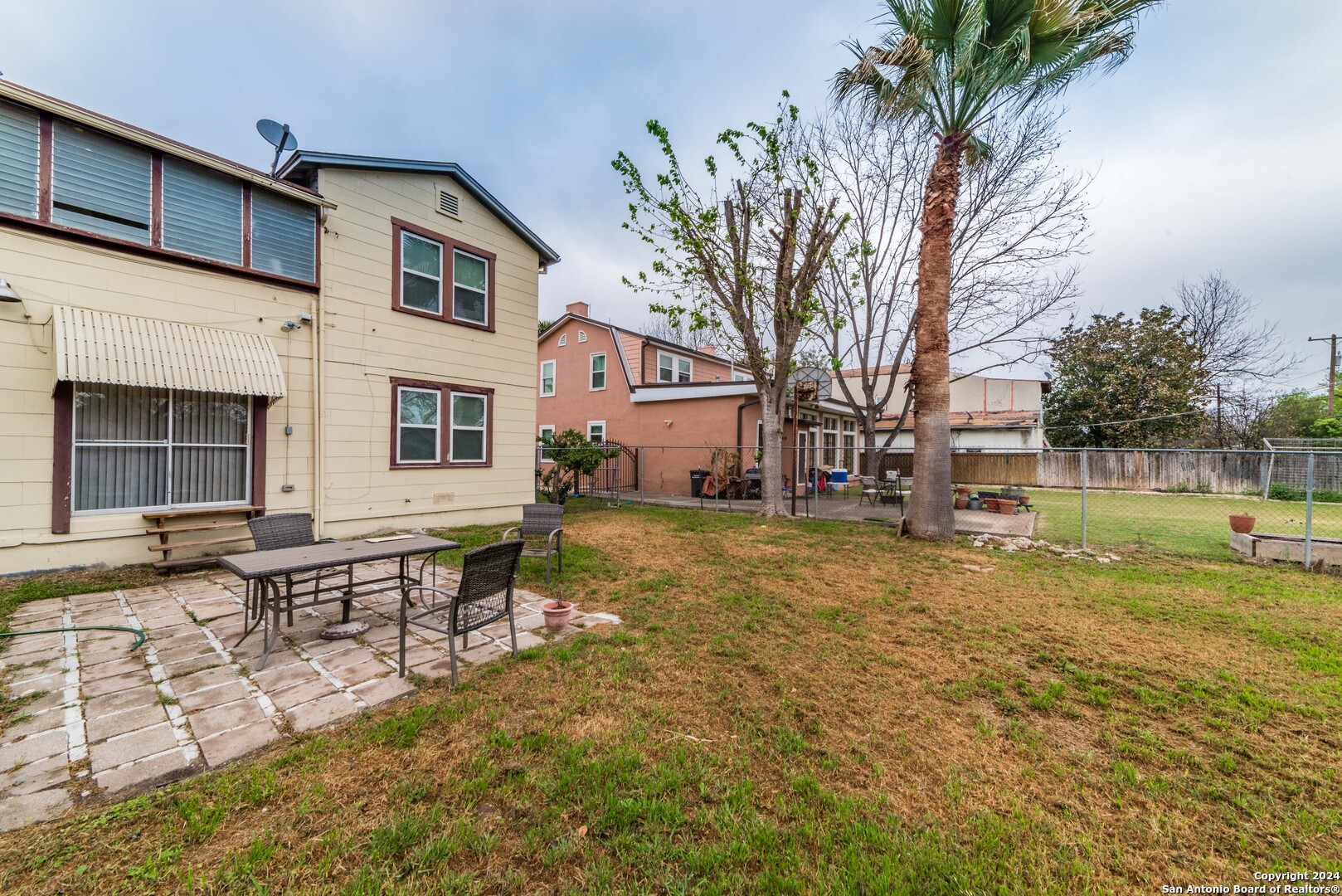 2218 W Mistletoe Avenue San Antonio TX 78201