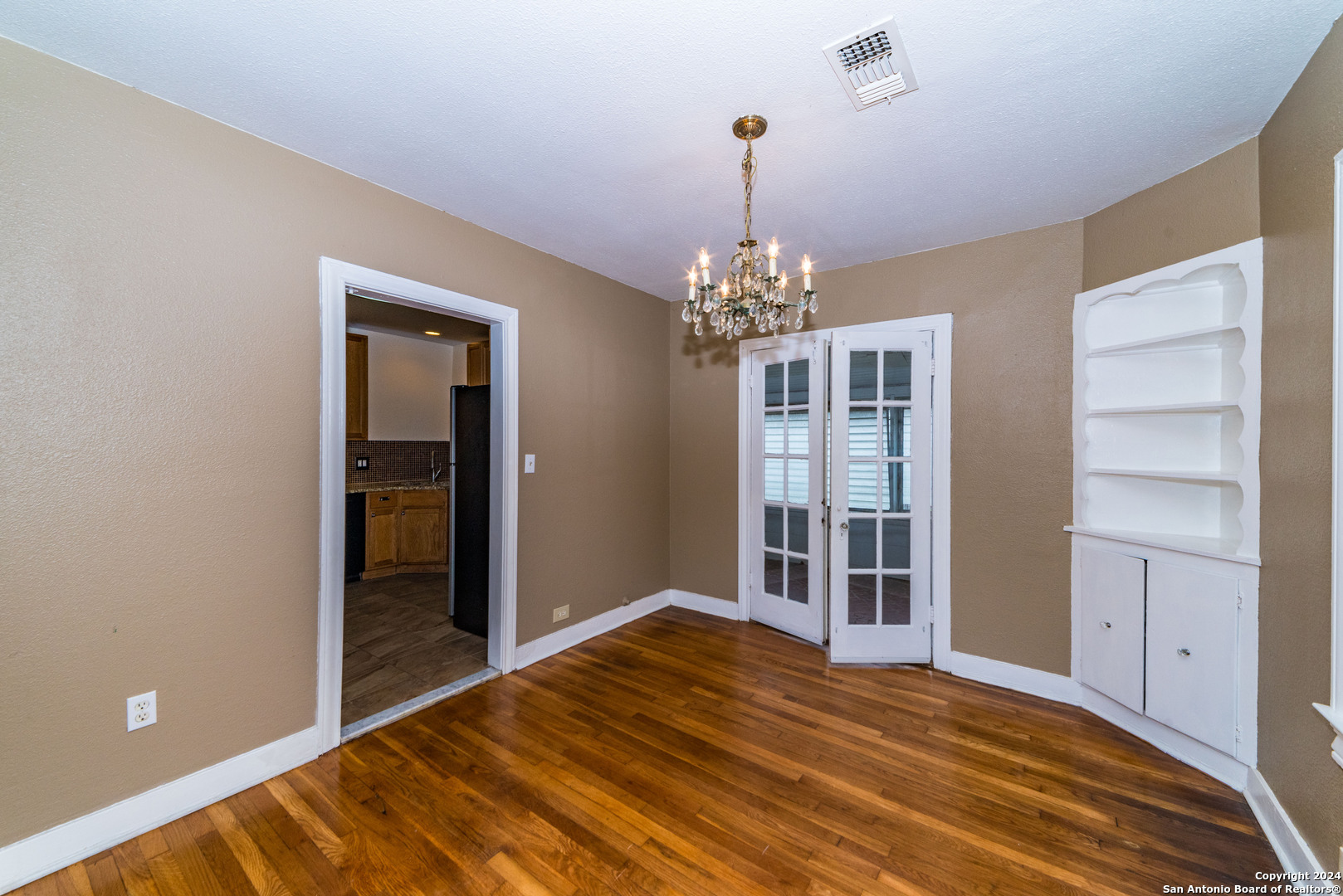 2218 W Mistletoe Avenue San Antonio TX 78201