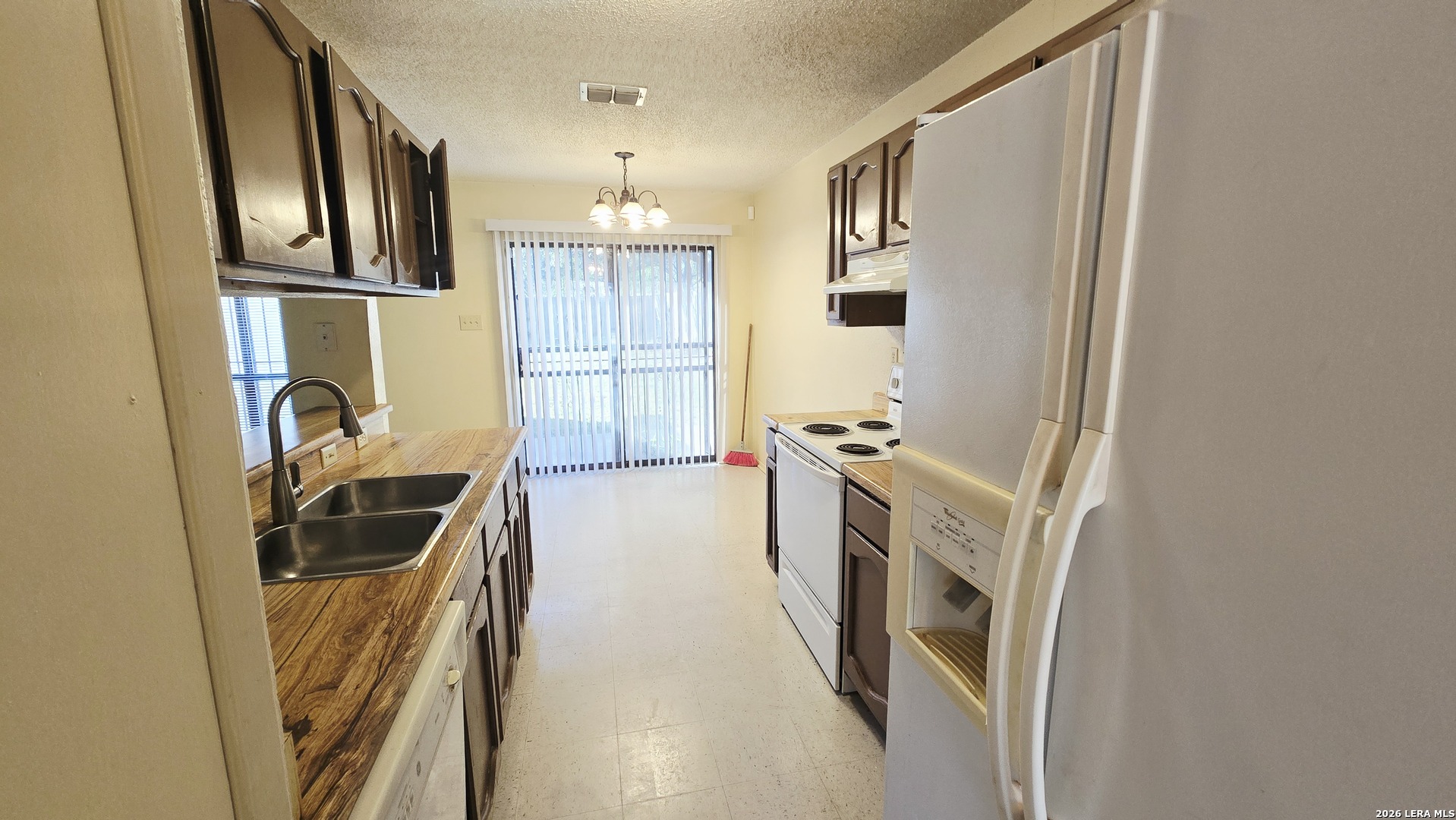 2822 Johnson Grass San Antonio TX 78251