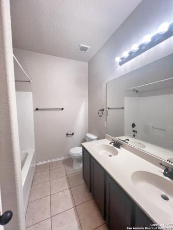 565-569 Creekside Circle New Braunfels TX 78130