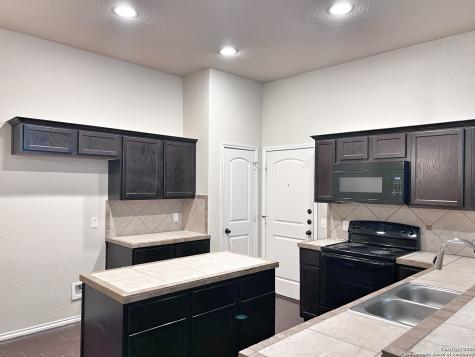 565-569 Creekside Circle New Braunfels TX 78130