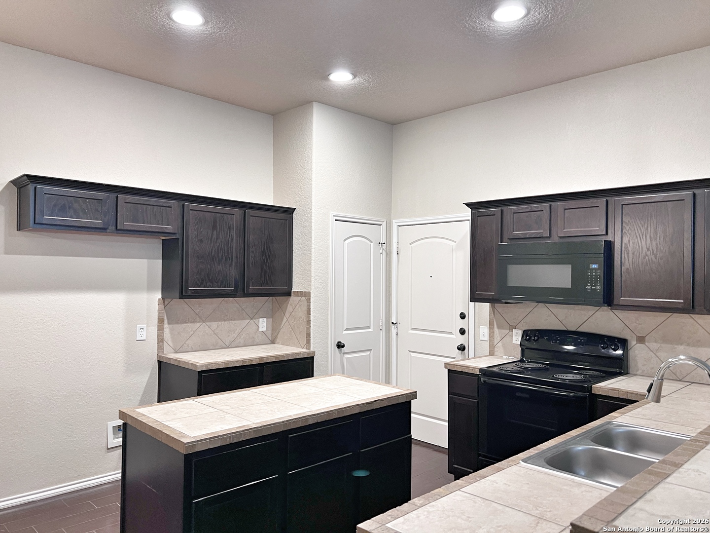 565-569 Creekside Circle New Braunfels TX 78130