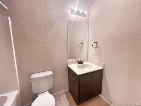 565-569 Creekside Circle New Braunfels TX 78130