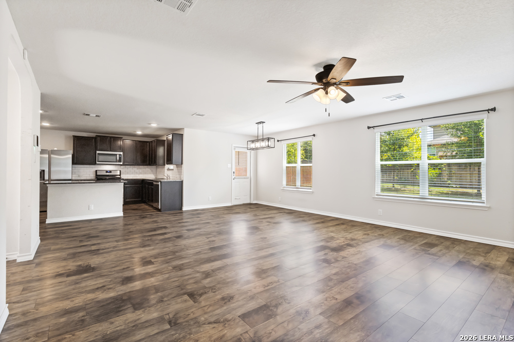 187 Scarlet Macaw San Antonio TX 78253