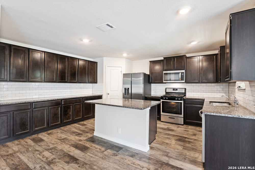 187 Scarlet Macaw San Antonio TX 78253