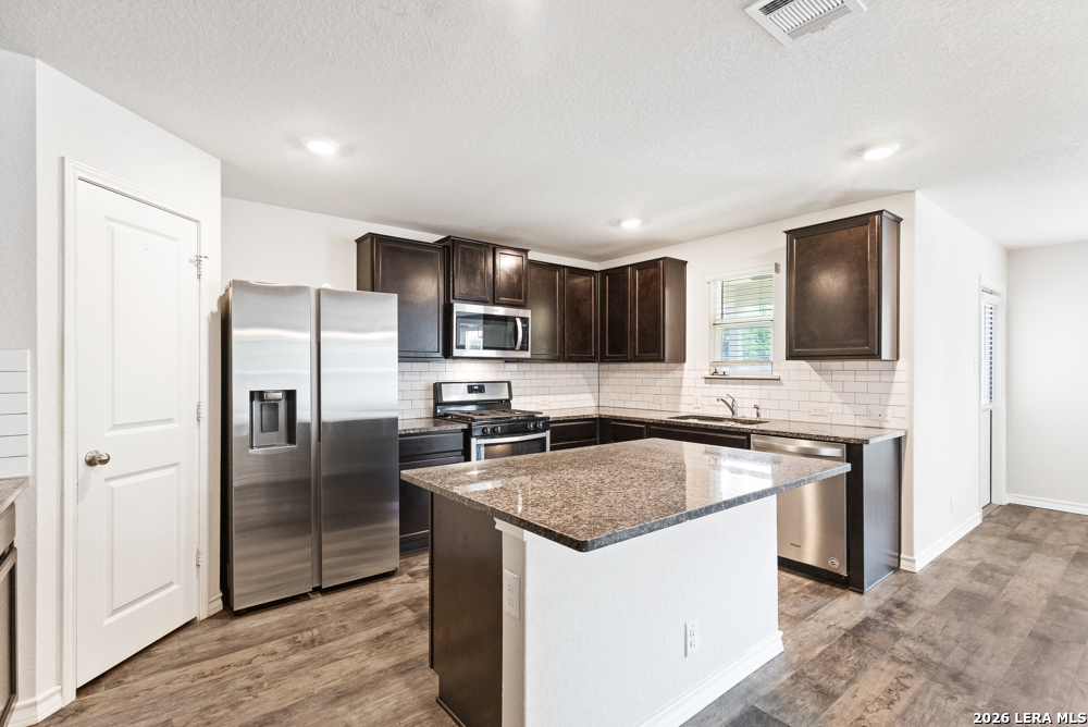 187 Scarlet Macaw San Antonio TX 78253