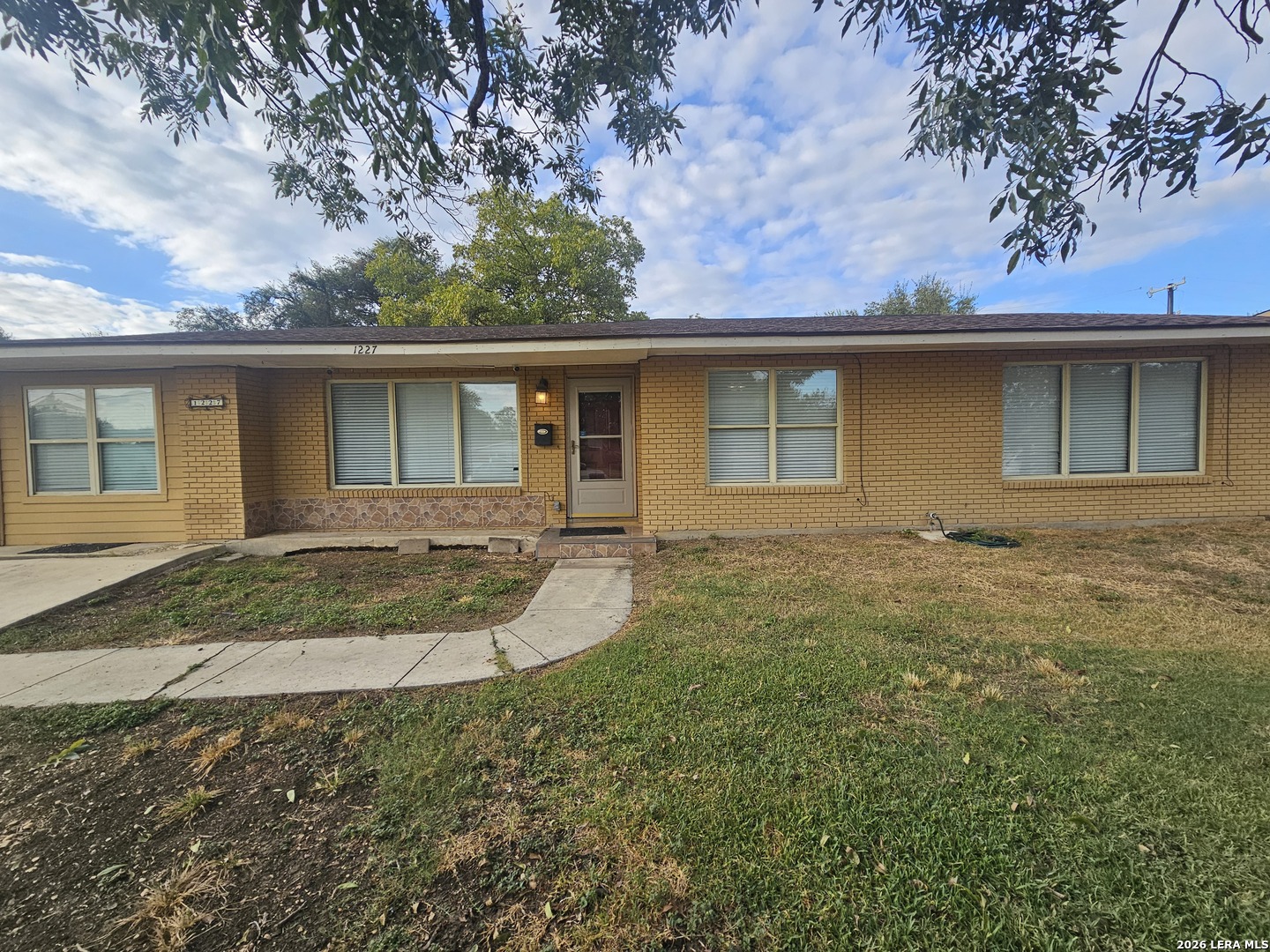 1227 Oblate San Antonio TX 78216