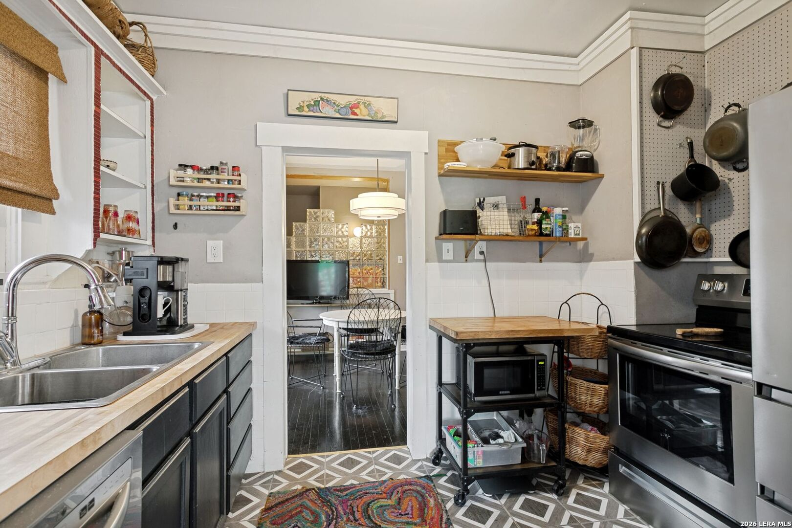 200 Queen Anne Court San Antonio TX 78209