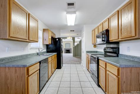 523 Granite Cliff San Antonio TX 78251