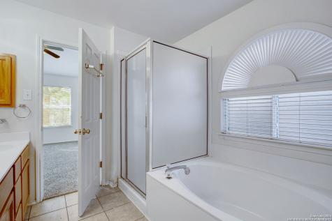 523 Granite Cliff San Antonio TX 78251